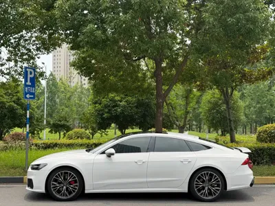 Audi A7 2020, 26000 км, за 288800 CNY