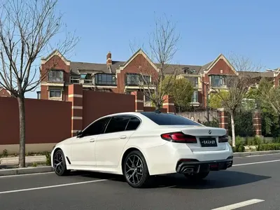 BMW 5 Series 2023, 70000 км, за 241800 CNY - фото 17