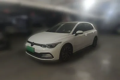 Volkswagen Golf · 2023 год