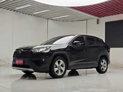 Toyota RAV4 · 2022 год