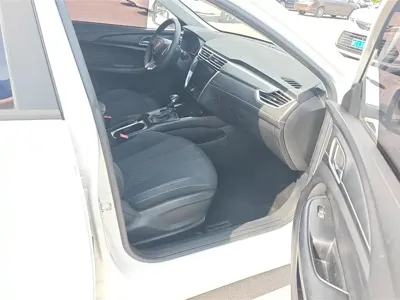 Roewe i5 2019, 84400 км, за 24400 CNY - фото 8