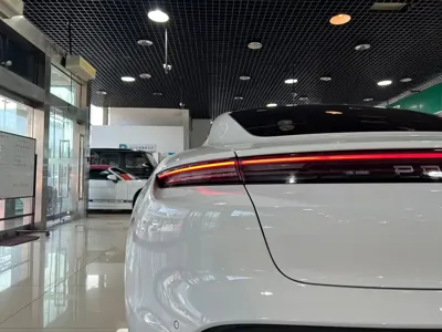 Porsche Taycan 2025, 14000 км, за 758000 CNY - фото 10