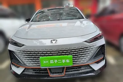 Changan UNI-V 2023, 29700 км, за 82783.32 CNY