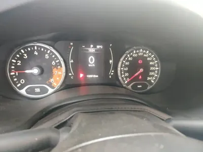 Jeep Renegade 2018, 102899 км, за 31300 CNY - фото 9