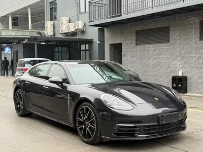 Porsche Panamera 2019, 120000 км, за 441800 CNY