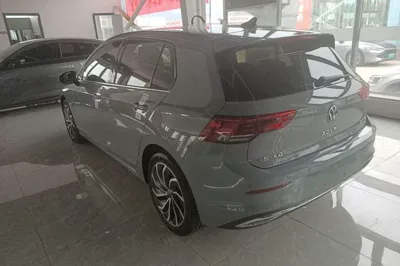 Volkswagen Golf 2021, 32200 км, за 101537.17 CNY