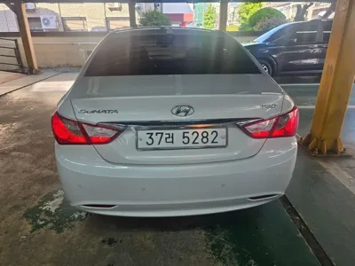 Hyundai Sonata 2011, 110962 км, за 3300000 KRW