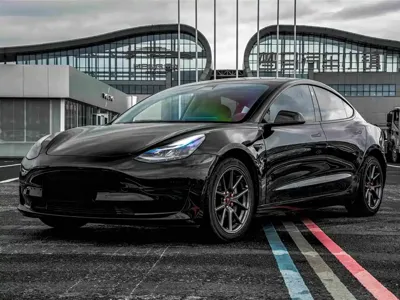 Tesla Model 3 · 2022 год