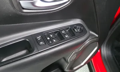 Jeep Renegade 2018, 49901 км, за 12500000 KRW - фото 28