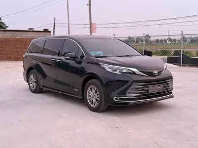 Toyota Sienna 2026, 5000 км, за 248000 CNY