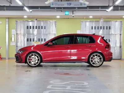 Volkswagen Golf 2023, 2100 км, за 44500000 KRW