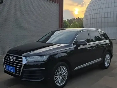 Audi Q7 · 2017 год