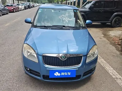 Skoda Fabia 2011, 101700 км, за 16000 CNY