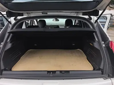 Peugeot 3008 2015, 98100 км, за 18000 CNY