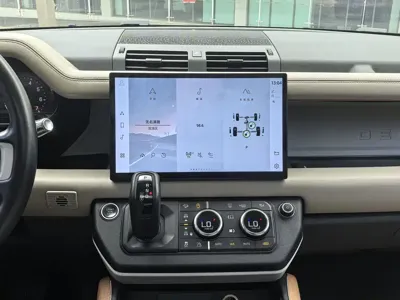 Land Rover Defender 2020, 83000 км, за 438000 CNY