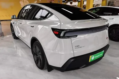 Tesla Model Y 2025, 21300 км, за 270833.53 CNY