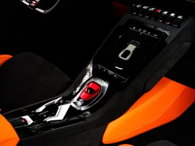 Lamborghini Huracán 2025, 900 км, за 2897700 CNY - фото 15