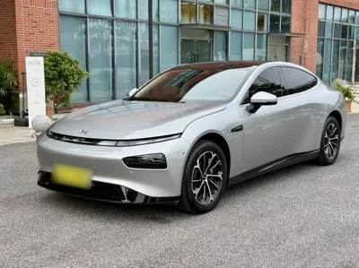 Xpeng P7 · 2023 год