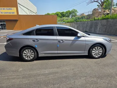 Hyundai Sonata 2016, 115293 км, за 8490000 KRW - фото 7