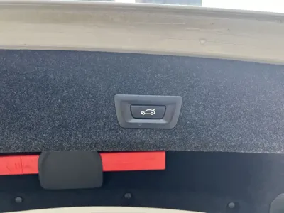 BMW 3 Series 2021, 90000 км, за 107000 CNY