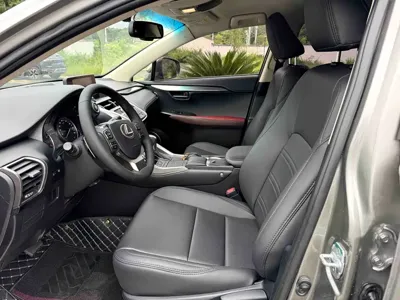 Lexus NX 2019, 80000 км, за 98000 CNY