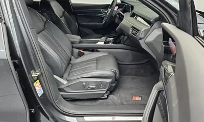 Audi SQ8 e-tron 2024, 2145 км, за 96000000 KRW - фото 11