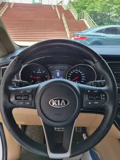 Kia Canival 2019, 60963 км, за 20990000 KRW - фото 15