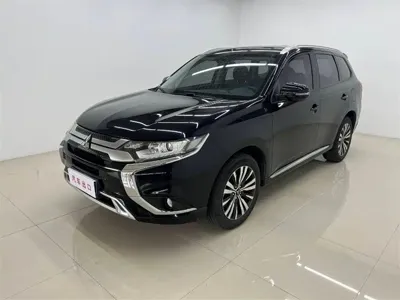 Mitsubishi Outlander 2022, 48000 км, за 118800 CNY - фото 1