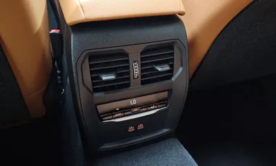 BMW 3-Series 2025, 5520 км, за 55900000 KRW - фото 33