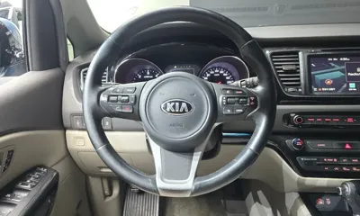 Kia Canival 2016, 177330 км, за 8700000 KRW - фото 13