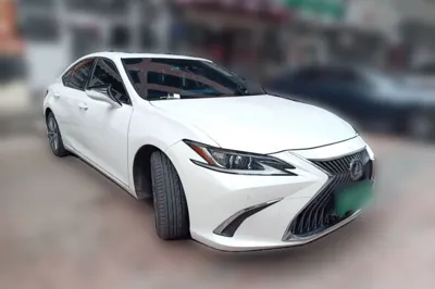 Lexus ES 2018, 94000 км, за 151037.28 CNY - фото 3