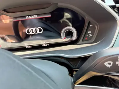 Audi Q3 2021, 19000 км, за 178800 CNY