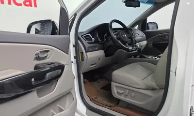 Kia Canival 2016, 146464 км, за 10800000 KRW - фото 12