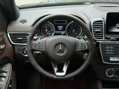 Mercedes-Benz GLS 2017, 15000 км, за 399500 CNY