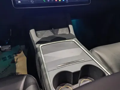 Tesla Model Y 2022, 112899 км, за 116800 CNY - фото 9