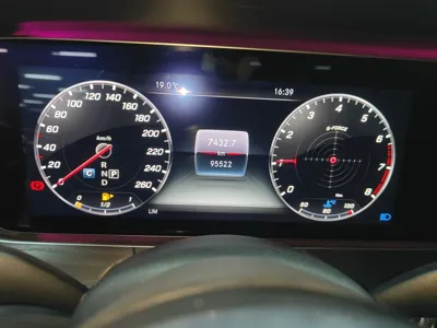 Mercedes-Benz E-Class 2019, 95500 км, за 195578.63 CNY - фото 15