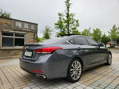 Hyundai Genesis 2016, 173000 км, за 8990000 KRW