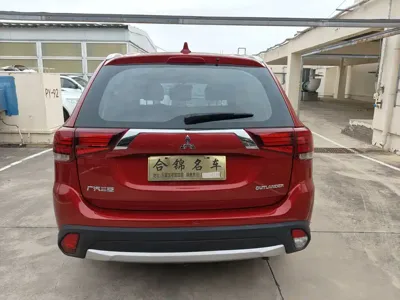 Mitsubishi Outlander 2018, 129000 км, за 42000 CNY