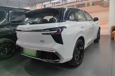 Hongqi HS3 PHEV 2025, 5300 км, за 107693.06 CNY - фото 6