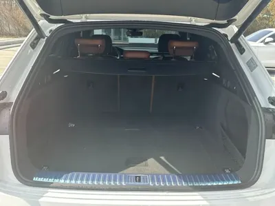 Audi Q8 e-tron 2024, 23000 км, за 78000000 KRW - фото 11
