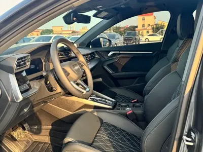 Audi A3 2025, 4600 км, за 135800 CNY