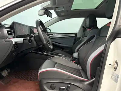 Volkswagen Lamando 2023, 30000 км, за 117800 CNY