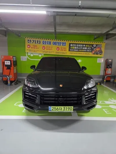 Porsche Cayenne 2025, 10054 км, за 100900000 KRW - фото 2