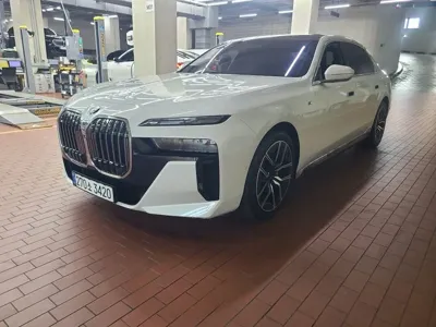 BMW 7-Series · 2025 год