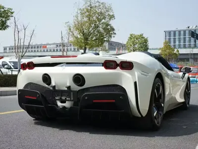 Ferrari SF90 2025, 2700 км, за 6470000 CNY