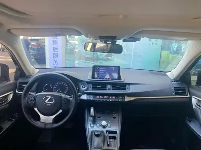 Lexus CT 2018, 65000 км, за 86800 CNY - фото 8