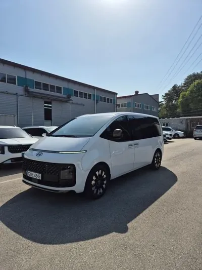 Hyundai Staria · 2025 год