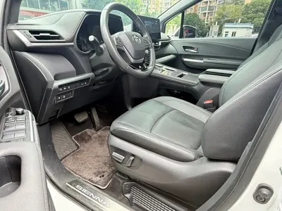 Toyota Sienna 2022, 33000 км, за 228000 CNY - фото 8