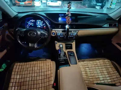 Lexus ES 2016, 98400 км, за 105399 CNY - фото 10