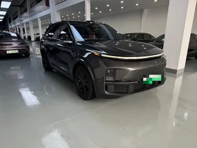 Li Auto Li L8 2023, 53000 км, за 165799 CNY